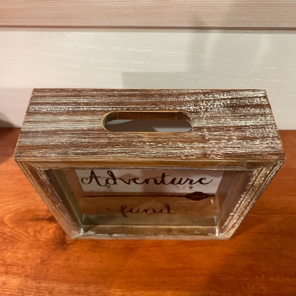 NWOT - ADVENTURE FUND CASH BOX - Picture 2 of 6